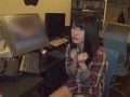 【エロ動画】白咲碧がAV編集のバイトに挑戦！エロすぎる動画を見てたら発情しちゃってキモオタのチンコを濃厚フェラ！